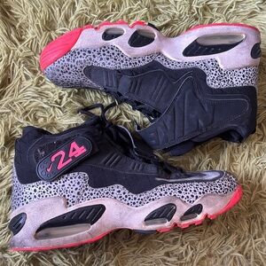 Nike Women's Black and Pink Patterned Sneakers